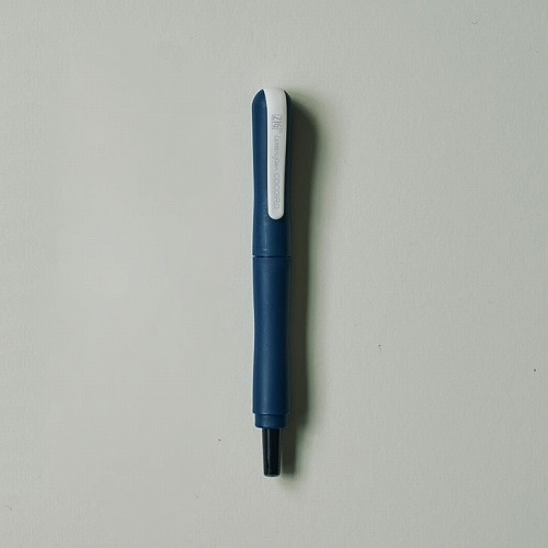 #呉竹 サインペン ZIG LETTER PEN COCOIRO 極細ブラック  DEEP　BLUE LPCF010-07S