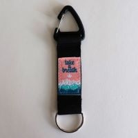 #moments(国内販売のみ・モールサイトでの販売不可） キーホルダー カラビナ　キーチェーン（ｔａｋｅ　ａ　ｂｒｅａｔｈ） 三角カラビナ A MFH045-A
